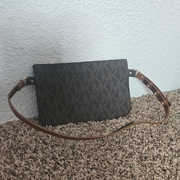 Michael Kors Black & Brown MK Monogram Chain Bum/Belt Bag (EUC)(S)✨️🖤✨️ - Picture 13 of 13